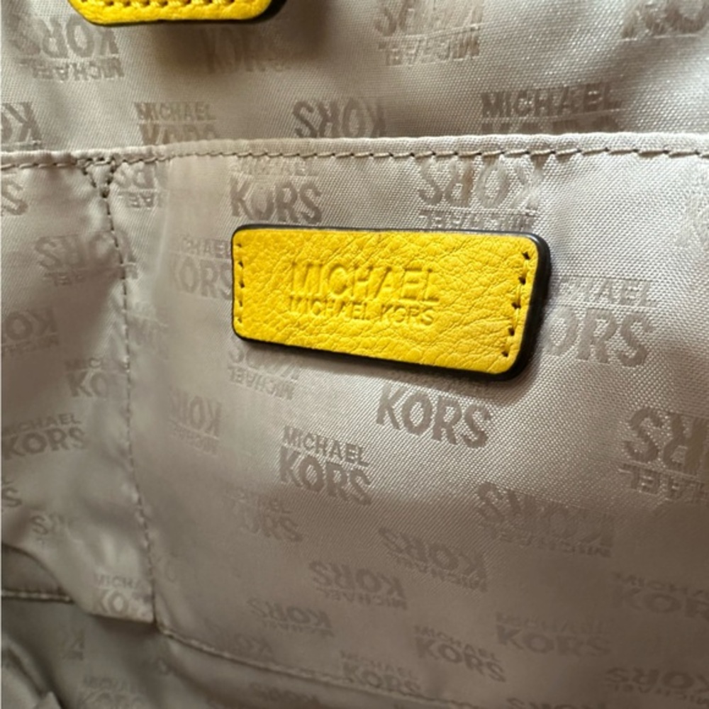 MICHAEL Michael Kors Large Leather Fulton Chain Shoulder Tote (Citrus) - Picture 5 of 16